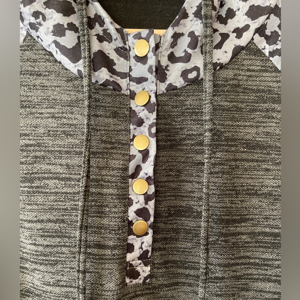 Leopard Black & Gray Hoodie - Picture 5 of 7